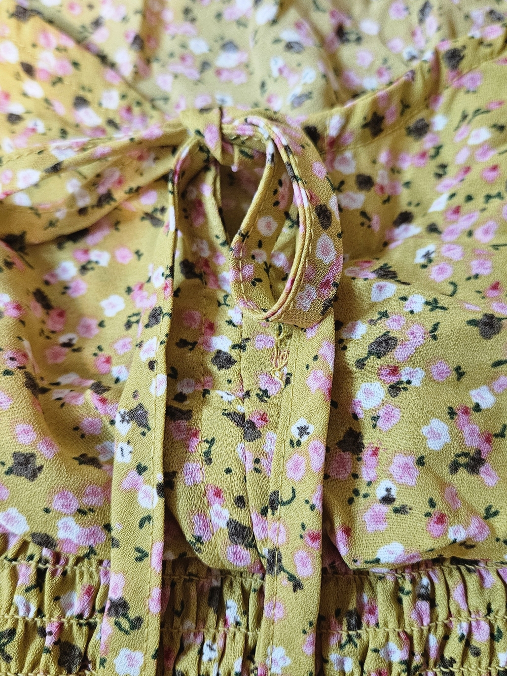No Frills Women's Mustard Floral Smocked Peasant Crop Top - Picture 6 of 9